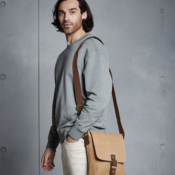 Vintage canvas iPad™/Tablet reporter - FC Thumbnail